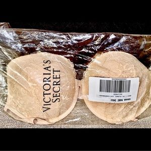 Victoria’s Secret “Sexy T-Shirt” Lace Push Up Bra: Brand new w/ tags, never worn